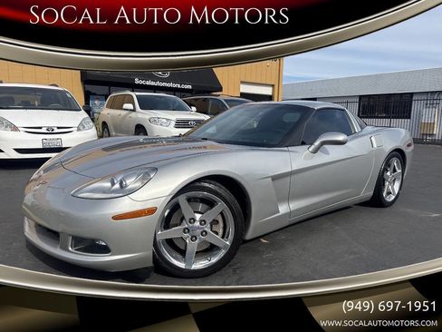 Used 2005 Chevrolet Corvette Coupe w/ Preferred Equipment Group RWD image 1