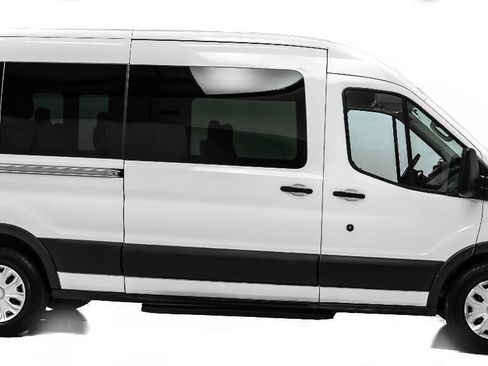 Used 2015 Ford Transit 350 XLT image 5