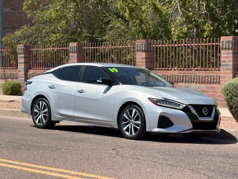 Used 2019 Nissan Maxima 3.5 SV w/ Floor Mat Group FWD image 8