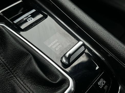 Used 2024 Jeep Compass Latitude image 25