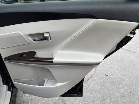 Used 2009 Toyota Venza image 10
