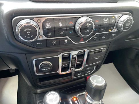 Used 2021 Jeep Wrangler Unlimited Sahara AWD/4WD image 24