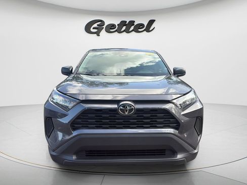 Used 2022 Toyota RAV4 LE AWD/4WD image 2