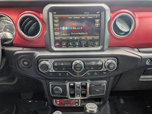 Used 2022 Jeep Wrangler Unlimited Rubicon w/ LED Lighting Group AWD/4WD image 15