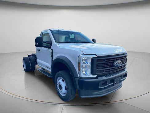 Used 2024 Ford F550 4x4 Regular Cab Super Duty image 2