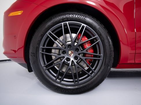 New 2026 Porsche Cayenne GTS image 11