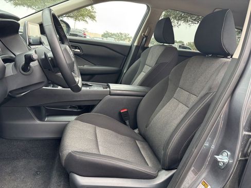 Used 2025 Nissan Rogue SV image 22