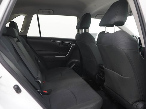 Used 2022 Toyota RAV4 LE AWD/4WD image 13