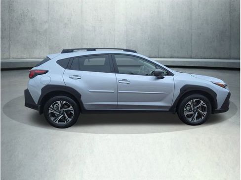 Used 2025 Subaru Crosstrek 2.0i Premium image 6