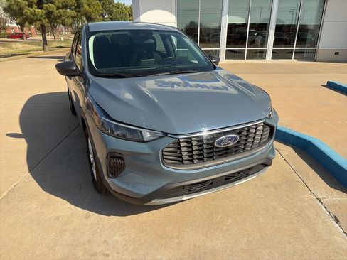 Used 2024 Ford Escape Active image 2