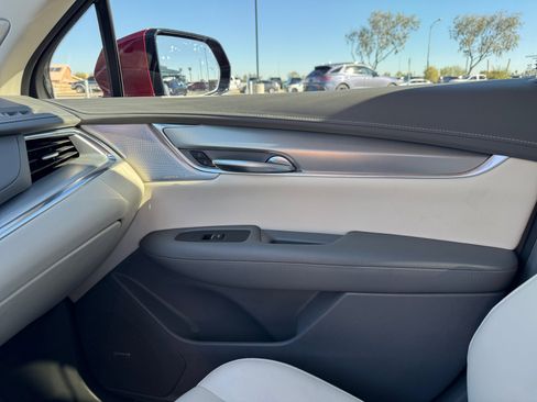 Used 2021 Cadillac XT5 Premium Luxury image 14