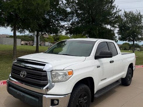 Used 2016 Toyota Tundra SR5 w/ SR5 Upgrade Package AWD/4WD image 2