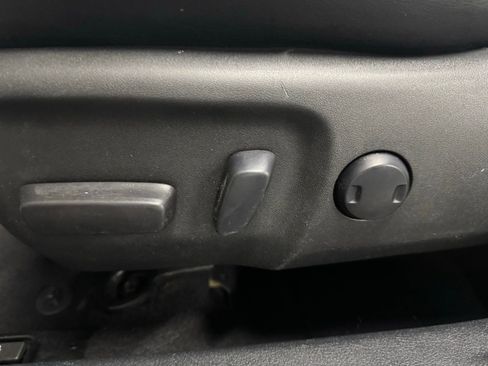 Used 2016 Toyota Camry LE image 19