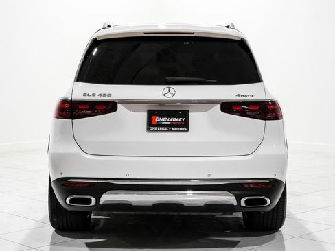 Used 2024 Mercedes-Benz GLS 450 4MATIC image 10