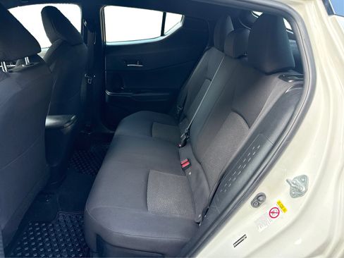 Used 2018 Toyota C-HR XLE FWD image 10