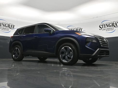 Used 2025 Nissan Rogue SV FWD image 26