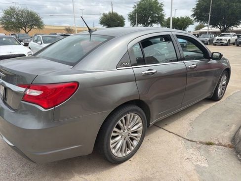 Used 2012 Chrysler 200 Limited image 5