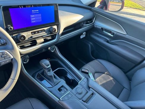 Used 2025 Toyota Grand Highlander FWD image 35