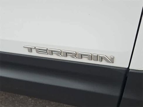 Used 2019 GMC Terrain SLT image 13