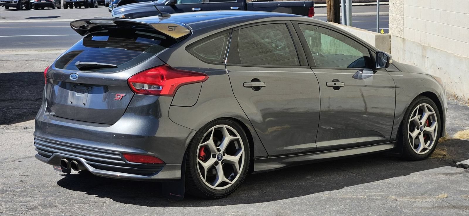 Used 2017 Ford Focus ST w/ Equipment Group 401A FWD image 5