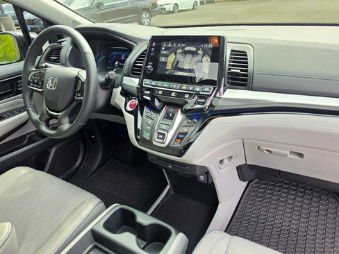 Used 2024 Honda Odyssey Elite image 10
