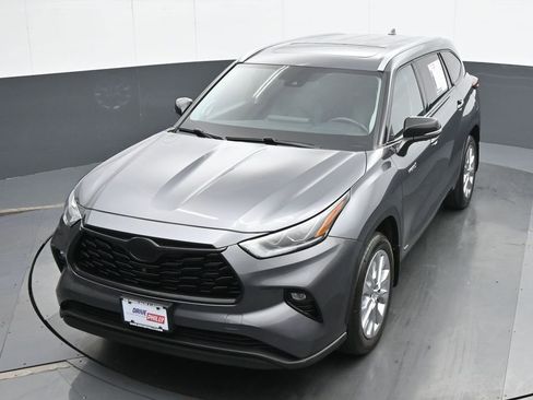 Used 2021 Toyota Highlander Limited AWD/4WD image 17