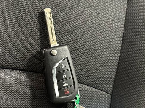 Used 2022 Toyota Corolla LE image 20