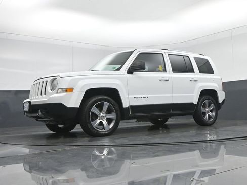 Used 2017 Jeep Patriot High Altitude image 29