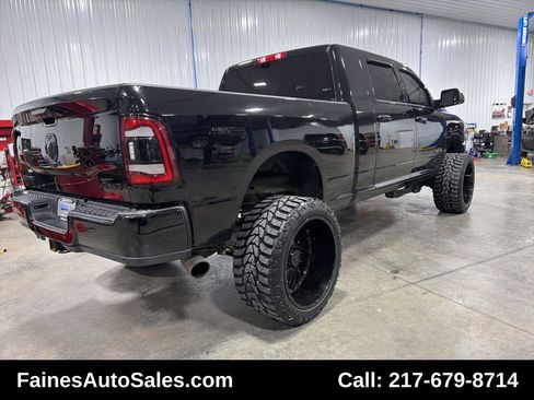 Used 2019 RAM 2500 Big Horn w/ Black Appearance Package image 16