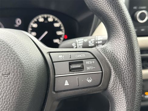 Used 2023 Honda HR-V LX image 19