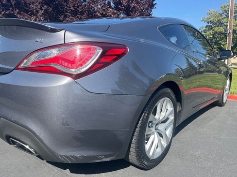 Used 2015 Hyundai Genesis 3.8 image 12