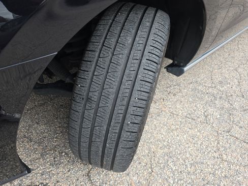 Used 2024 Ford Expedition Limited image 35