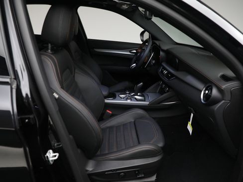 New 2025 Alfa Romeo Stelvio Sprint image 18