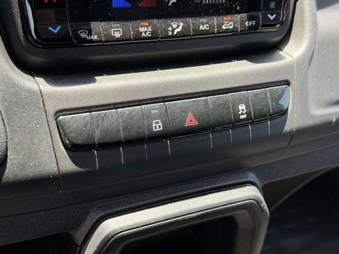 Used 2025 RAM ProMaster 2500 w/ U-Haul Equipment Group FWD image 34