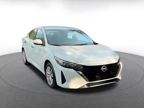 Used 2025 Nissan Sentra S FWD image 3