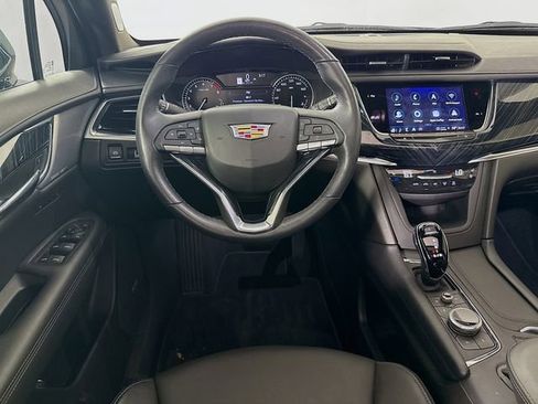 Used 2024 Cadillac XT6 Premium Luxury image 25