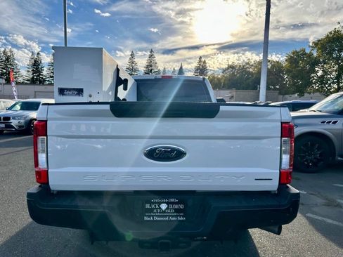 Used 2017 Ford F250 XL w/ Power Equipment Group RWD image 5