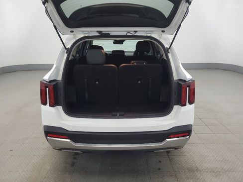 Used 2024 Kia Sorento S image 29