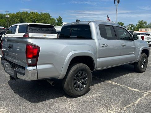 Used 2023 Toyota Tacoma SR5 RWD image 3