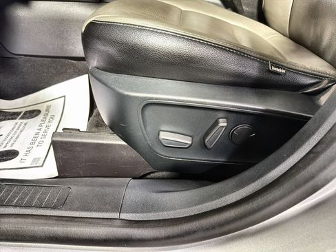 Used 2020 Ford Escape SE image 33