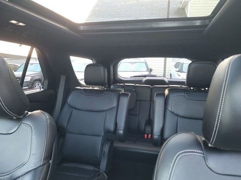 Used 2020 Ford Explorer ST w/ ST Street Pack image 2