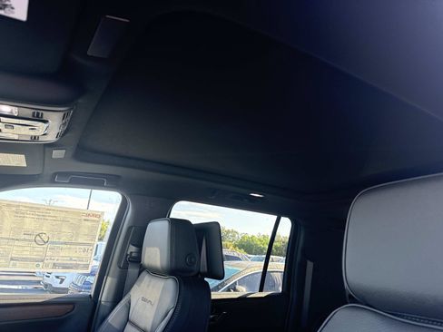 New 2026 GMC Yukon XL Denali w/ Denali Reserve Package AWD/4WD image 19