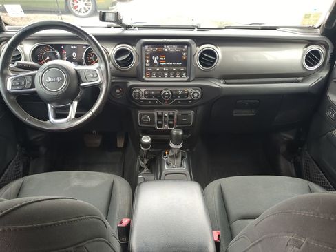 Used 2020 Jeep Gladiator Overland image 15