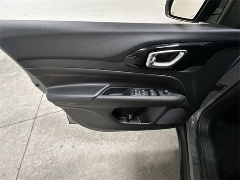 Used 2022 Jeep Compass Trailhawk w/ Trailhawk Convenience Group image 17