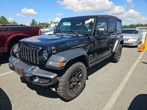 Used 2023 Jeep Wrangler Unlimited w/ Cold Weather Group AWD/4WD image 1