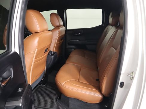 Used 2019 Toyota Tacoma TRD Off-Road image 22