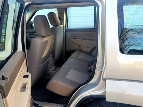Used 2008 Jeep Liberty Sport image 11