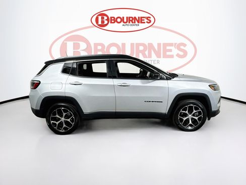 Used 2024 Jeep Compass Limited AWD/4WD image 10