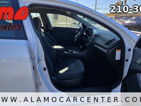 Used 2012 Kia Optima Hybrid image 15