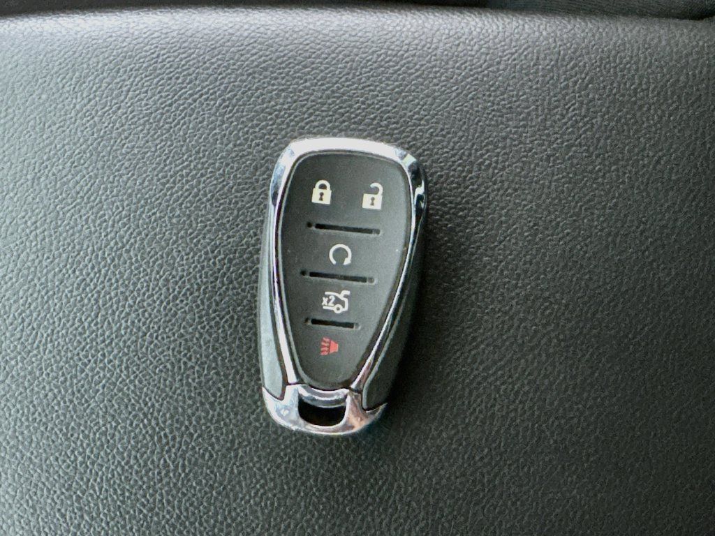 Used 2022 Chevrolet Malibu RS FWD image 27